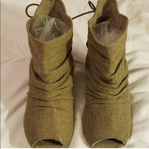 Blowfish Malibu Wedges Size 8.5